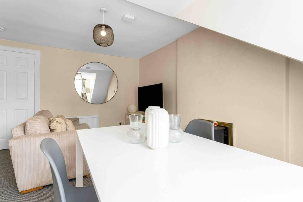 Stylish 1 Bedroom Apartment إدنبرة المظهر الخارجي الصورة